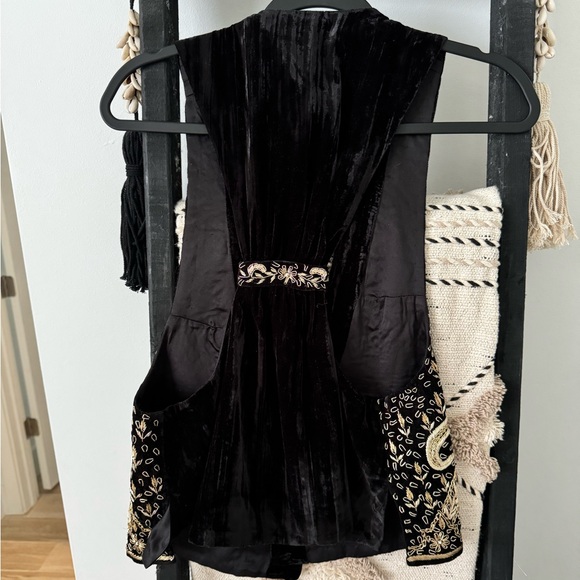 NWT Free People Giselle Velvet Beaded Vest. Size Small. - Picture 3 of 7